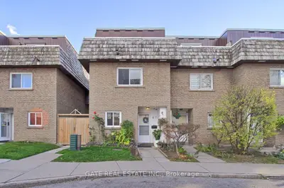 Condo Townhouse in Toronto