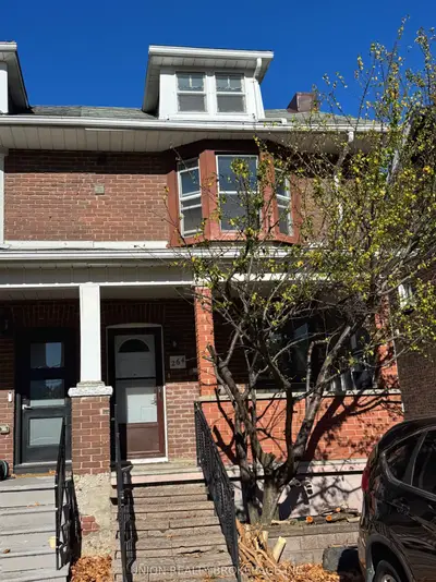 Triplex in Toronto