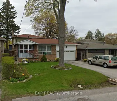 Upper Level in Toronto