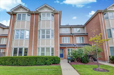 Condo Townhouse in Toronto