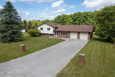 Detached in Scugog