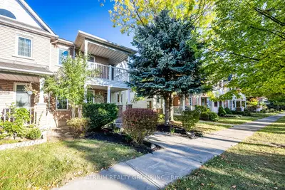 Condo Townhouse in Whitby