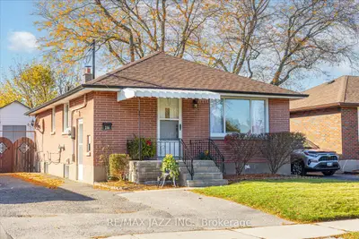 Detached in Oshawa