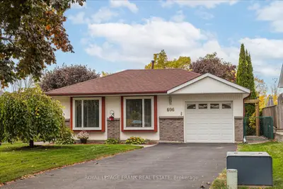 Detached in Oshawa
