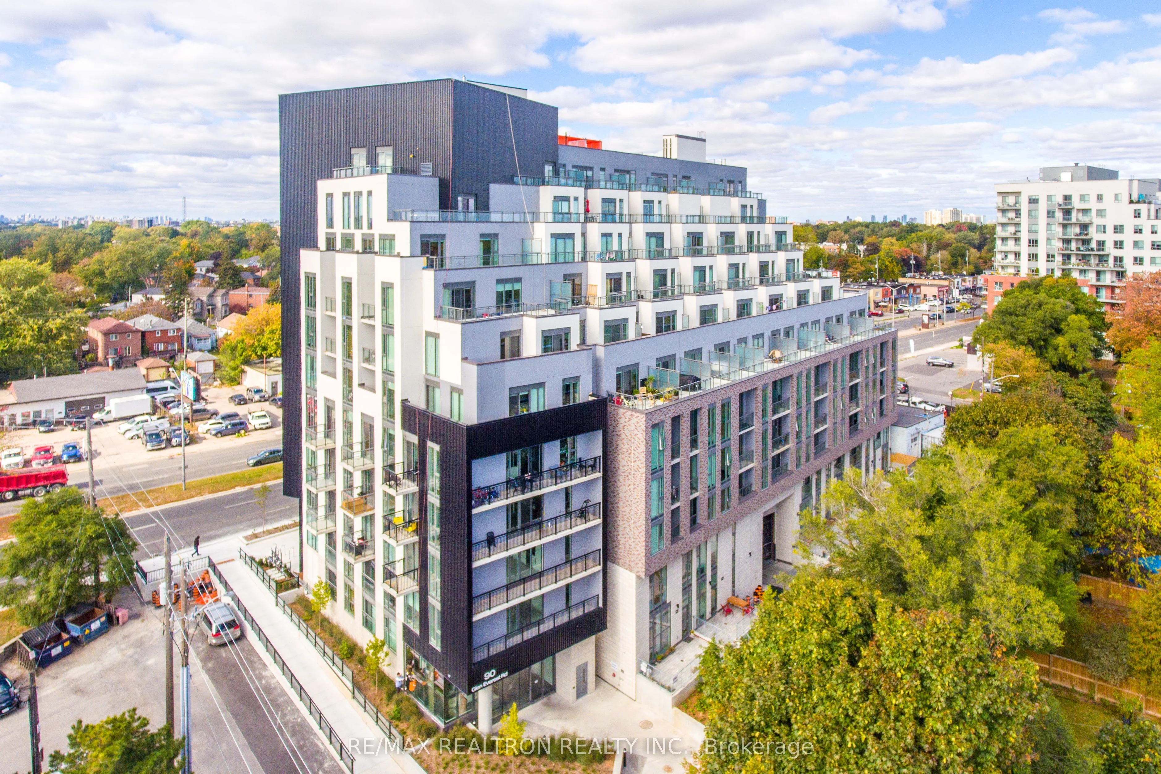 90 Glen Everest Road 704, Toronto E06, On M6g 1j9