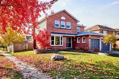 Detached in Oshawa