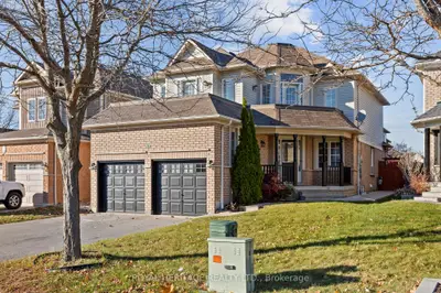 Detached in Whitby