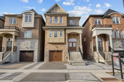 Detached in Pickering