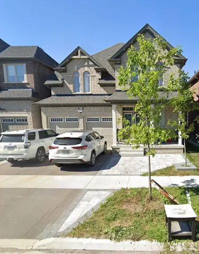 Detached in Whitby