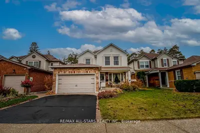 Detached in Oshawa