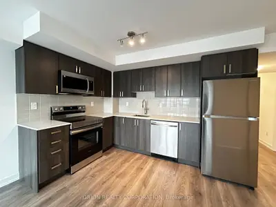 Condo Apartment in Pickering