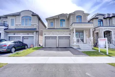 Detached in Oshawa