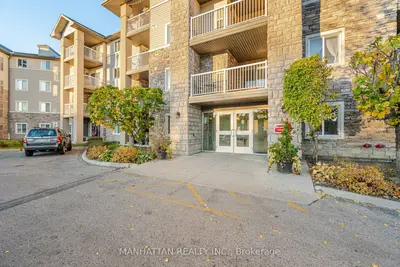 Condo Townhouse in Toronto