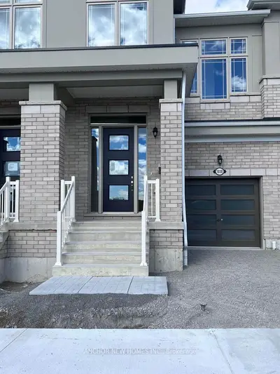 Att/Row/Townhouse in Pickering