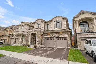 Detached in Oshawa