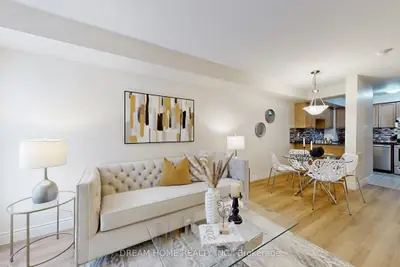 Condo Townhouse in Toronto
