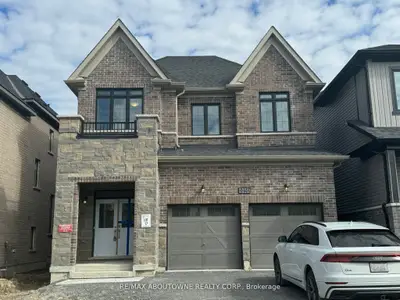 Detached in Oshawa