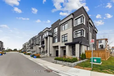 Att/Row/Townhouse in Pickering