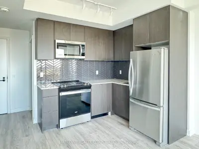 Condo Apartment in Whitby