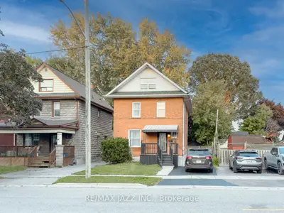 Detached in Oshawa