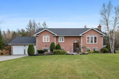 Detached in Scugog
