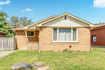 Detached in Oshawa