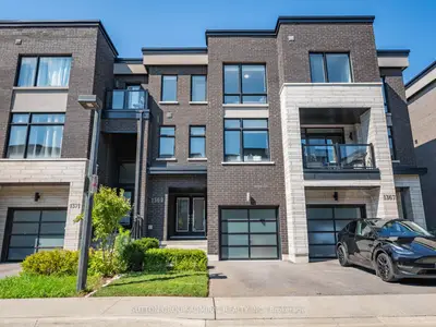 Att/Row/Townhouse in Pickering