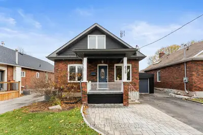 Detached in Oshawa