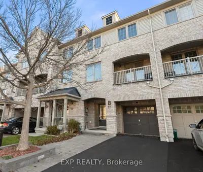 Att/Row/Townhouse in Ajax