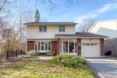 Detached in Oshawa