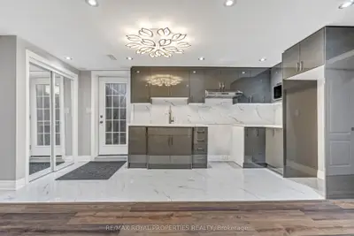 Detached in Oshawa