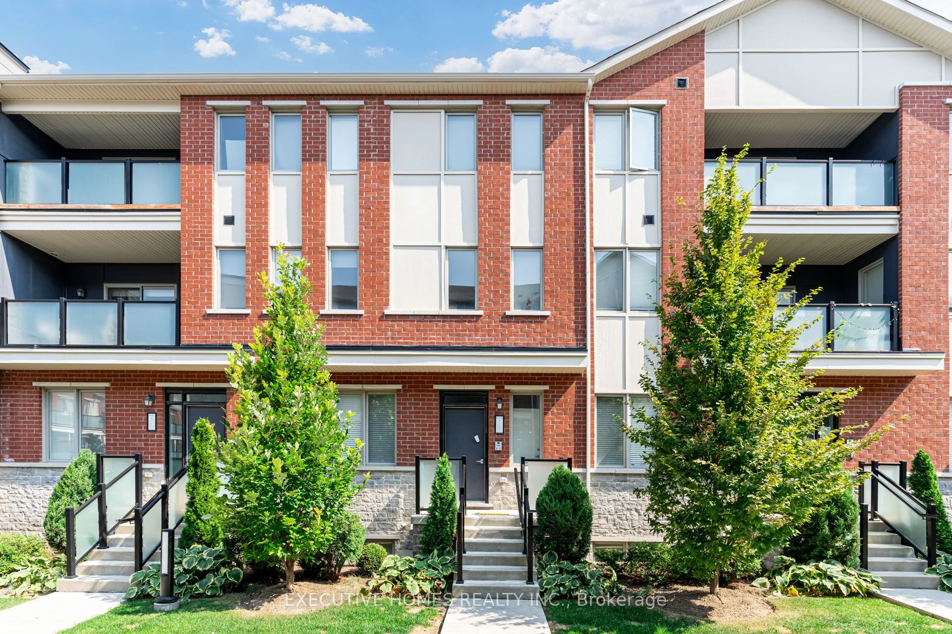 Condo Townhouse in Pickering