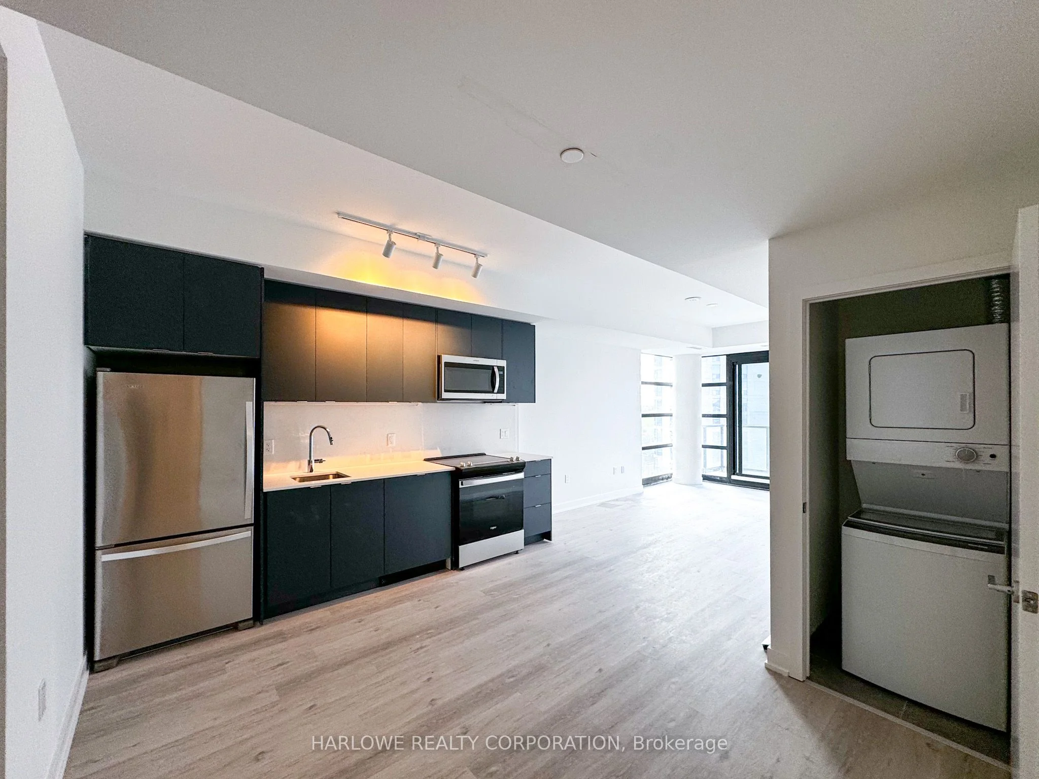 Condo Apartment in Whitby