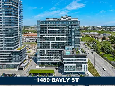 Condo Apartment in Pickering