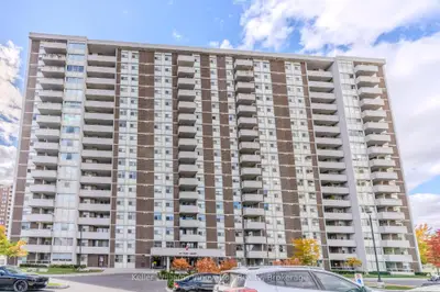 Condo Apartment in Ajax