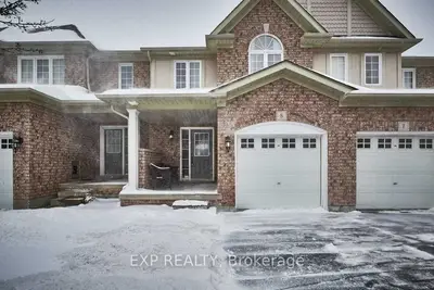 Condo Townhouse in Oshawa