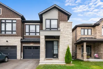 Semi-Detached in Whitby