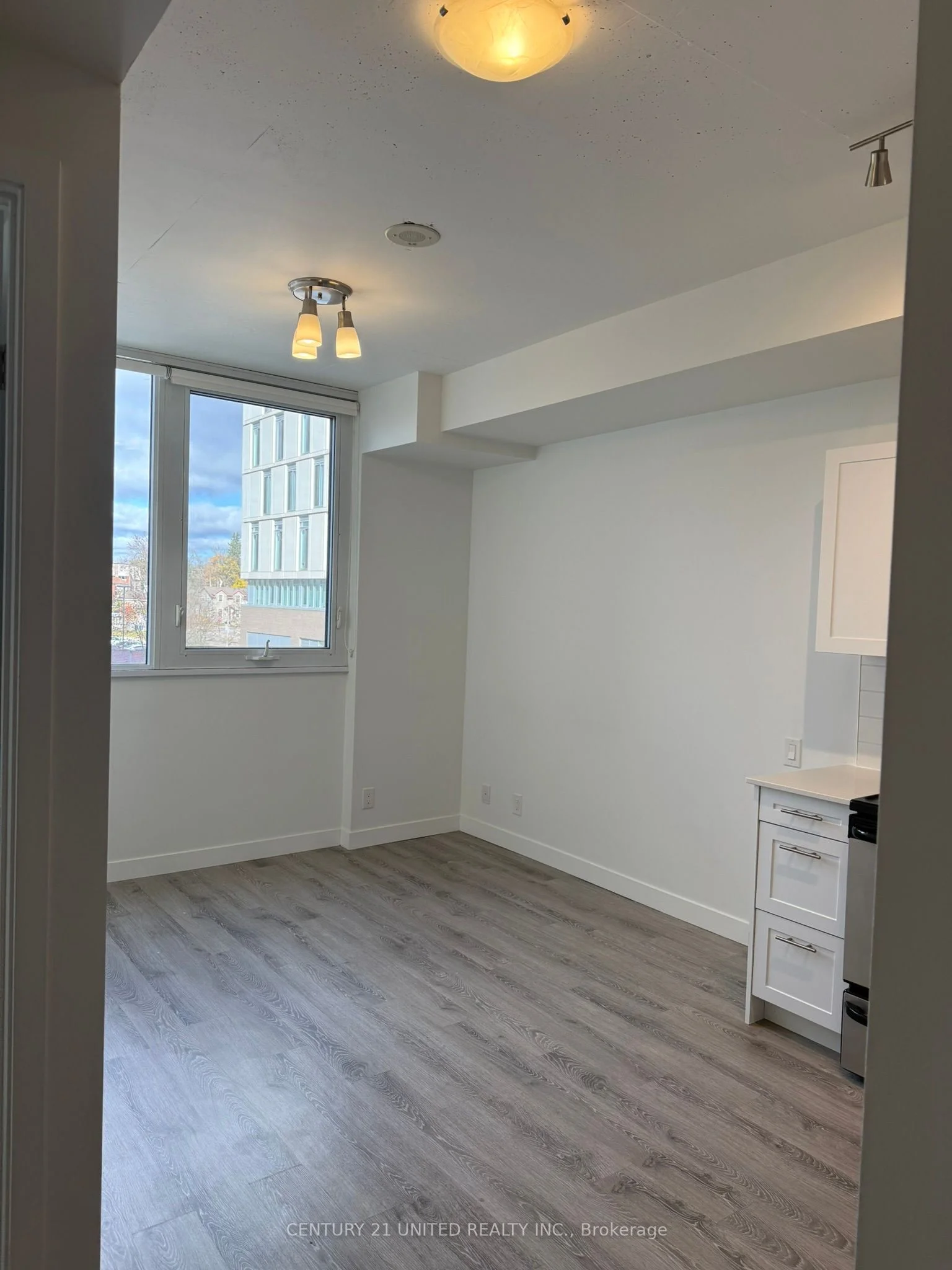 100 Bond Street E 324, Oshawa, ON L1G 0B7