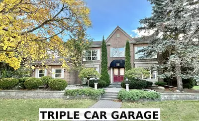 Detached in Whitby