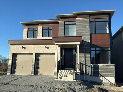 Detached in Whitby