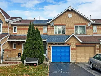 Att/Row/Townhouse in Ajax