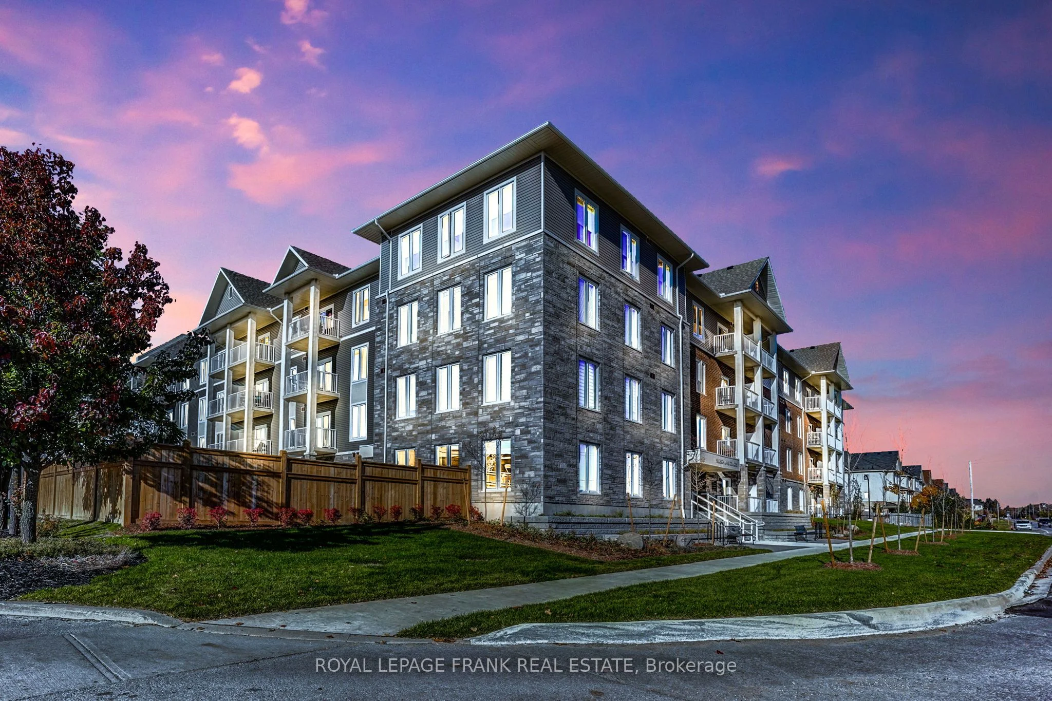 290 Liberty Street N 119, Clarington, On L1c 0v5
