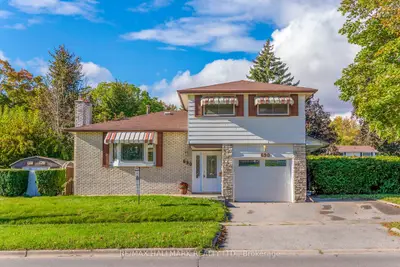 Detached in Oshawa
