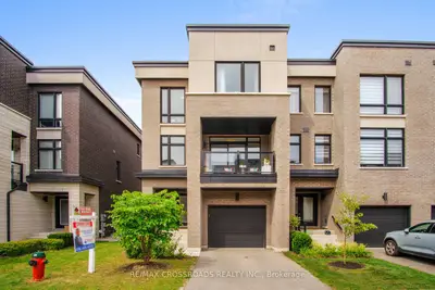 Att/Row/Townhouse in Pickering