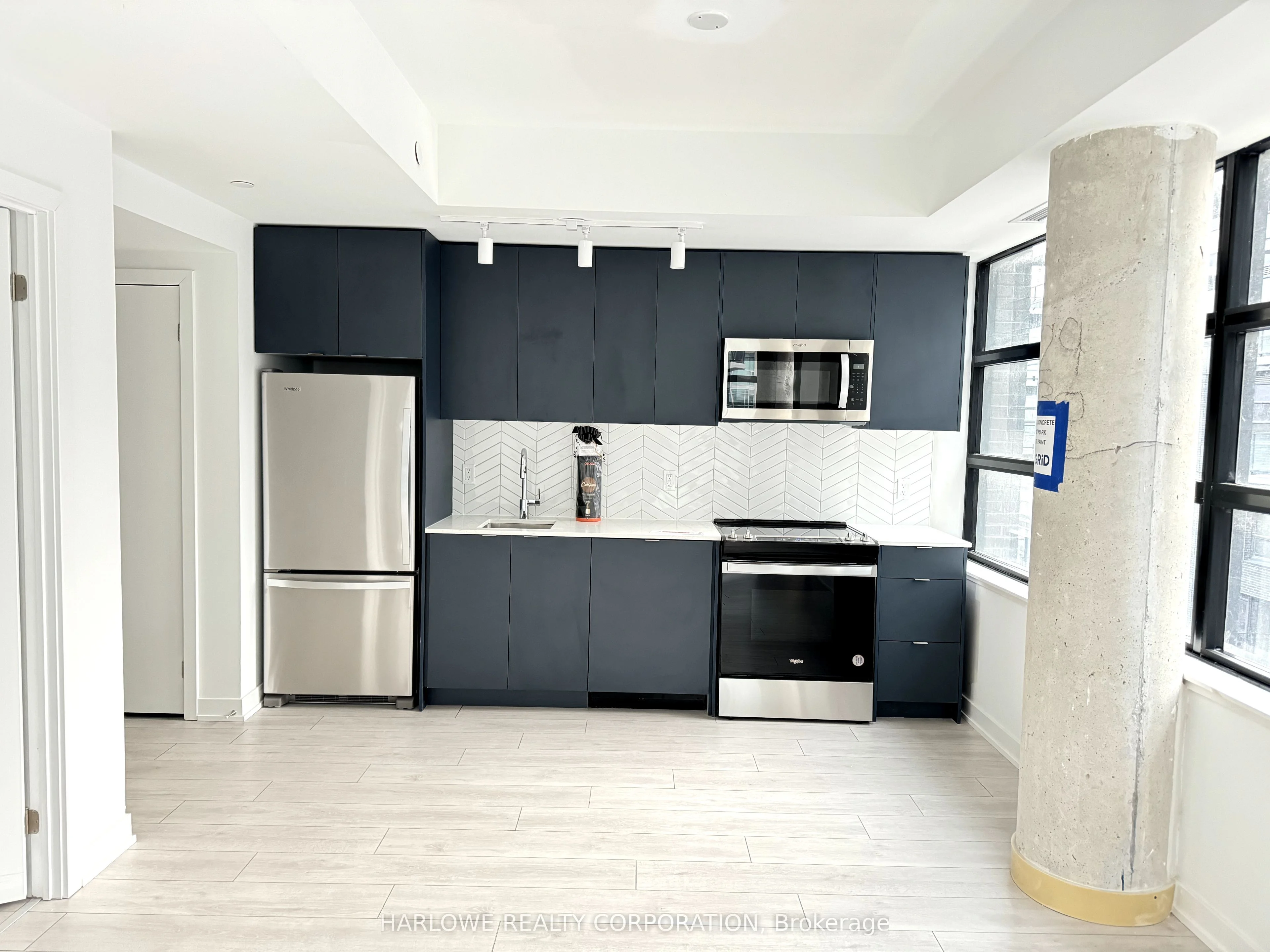 1612 Charles Street 325 C, Whitby, On L1n 0p3