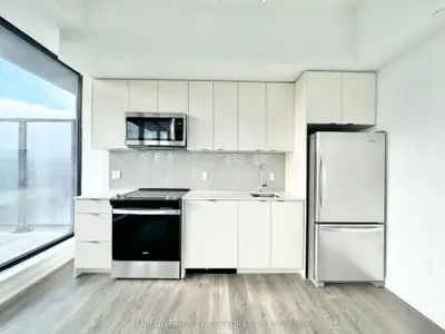 Condo Apartment in Whitby