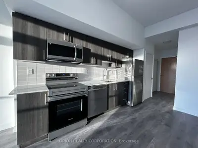 Condo Apartment in Pickering