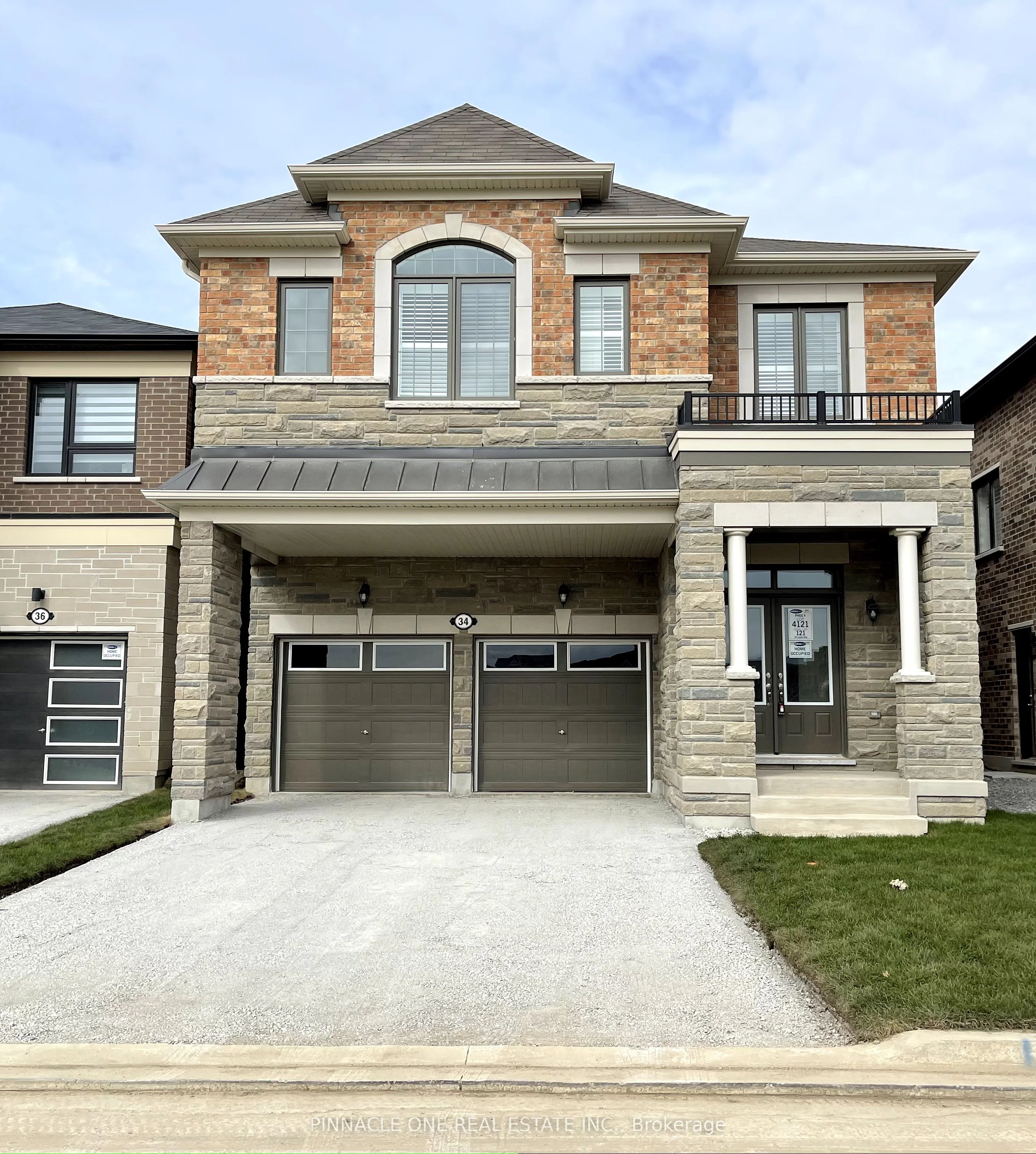 Detached in Whitby