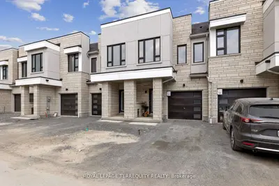Att/Row/Townhouse in Clarington