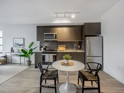 Condo Apartment in Whitby